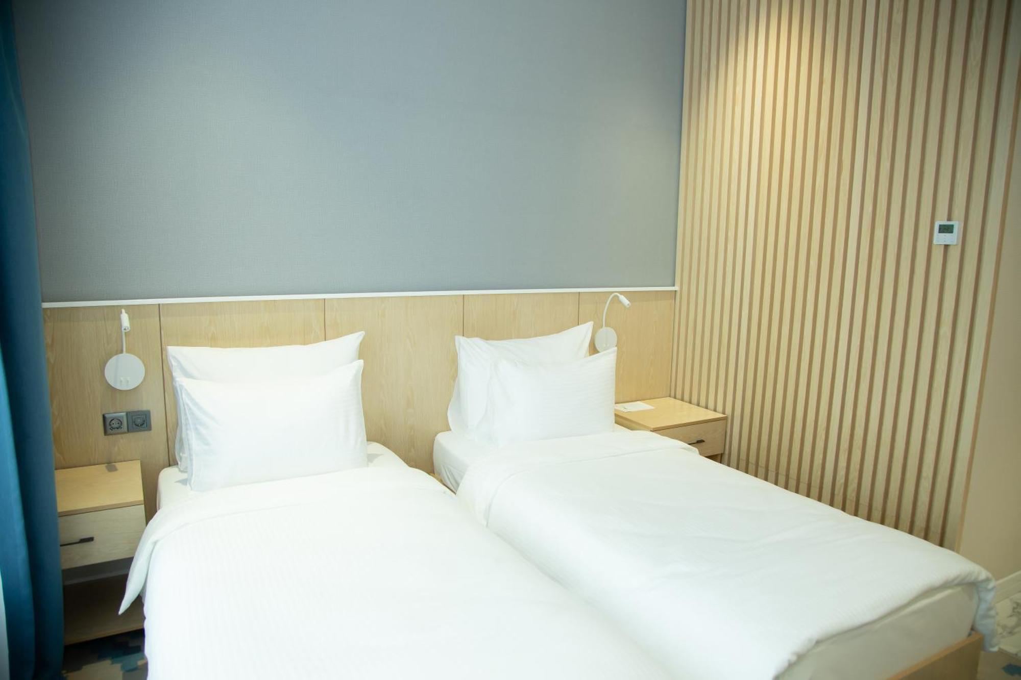 Park Dedeman Almaty Hotel Eksteriør billede